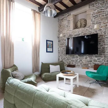 La Bardelours Villa
