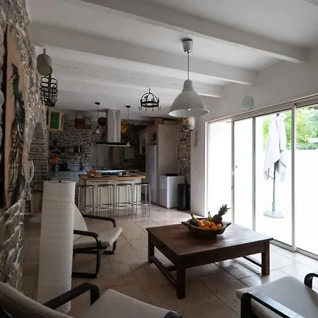 Bardelours 4 - Charming With Private Pool - 6 Bedrooms *