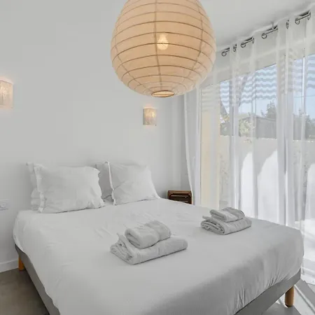 Holiday home Bardelours 4 - Charming With Private Pool - 6 Bedrooms