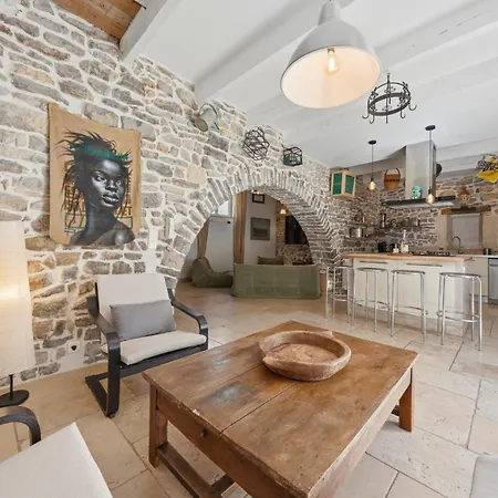 Bardelours 4 - Charming With Private Pool - 6 Bedrooms Holiday home Saint-Bauzille-de-Montmel