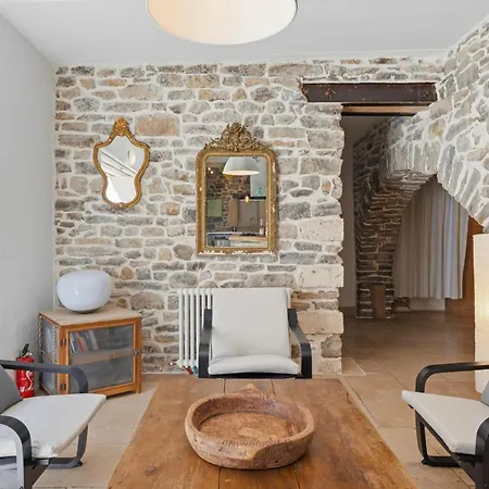 Hébergement de vacances Bardelours 4 - De Charme Avec Piscine Privée - 6 *
